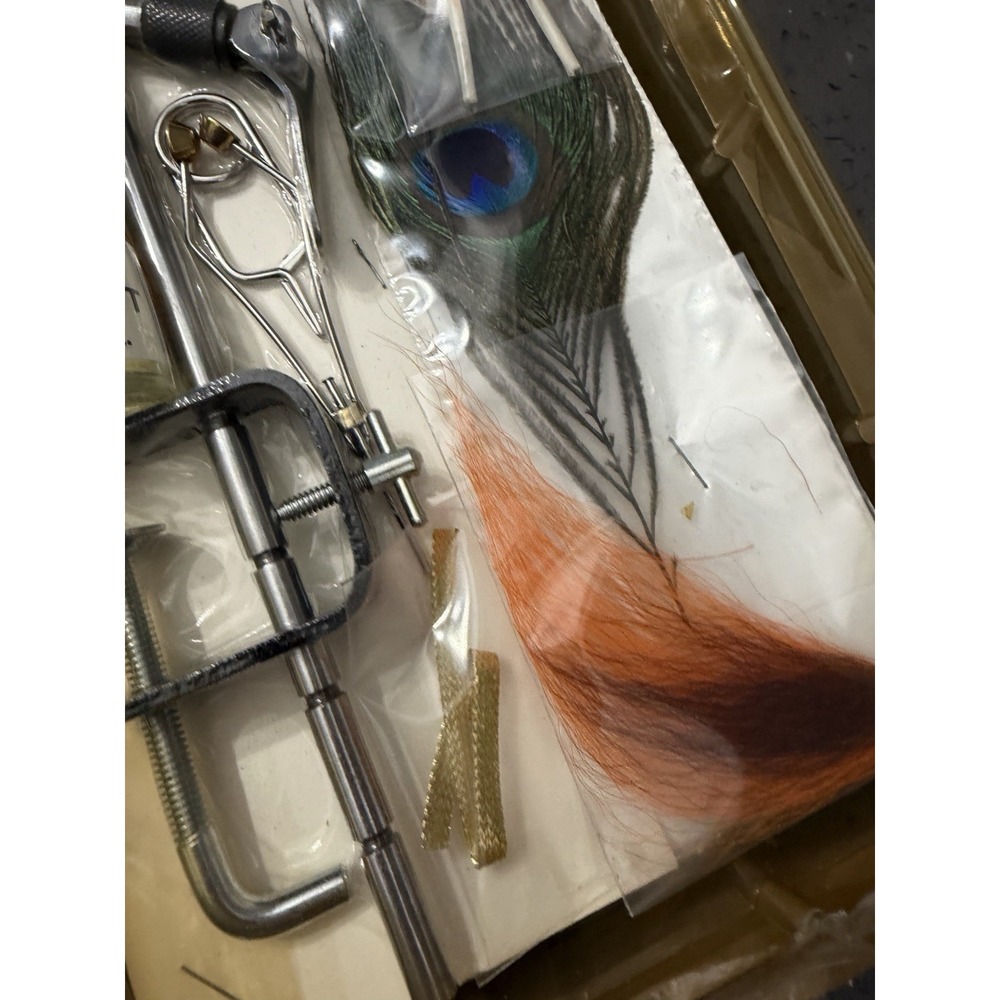 Vintage Deluxe Fly Tying Kit Fishing New Old Stock - Picture 2 of 4